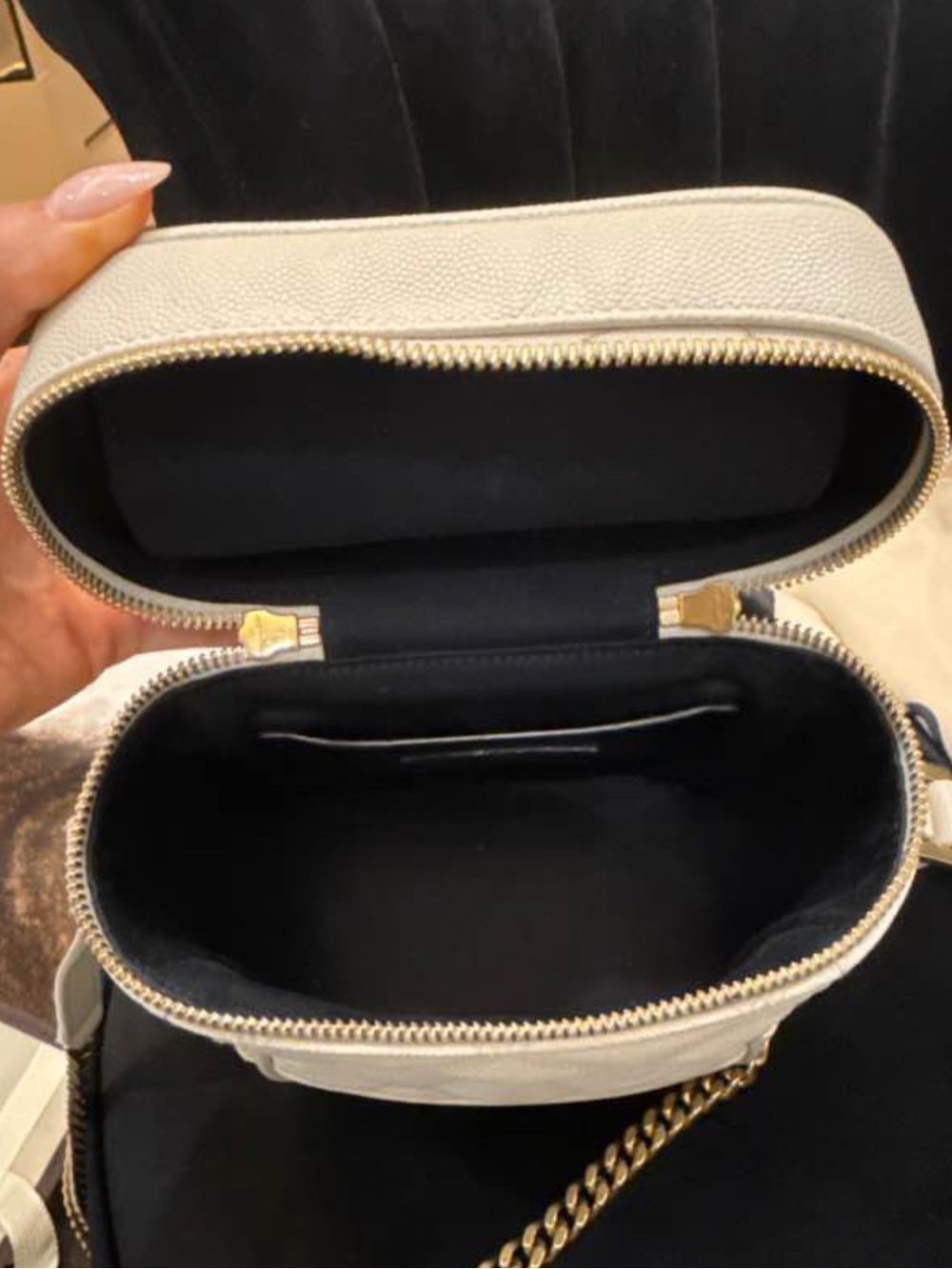 Saint Laurent 80s Vanity Crossbody Bag - Picture 6 of 9